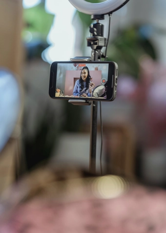 Bliv kendt med Emil Grundsten - Klik for at tilmelde dig